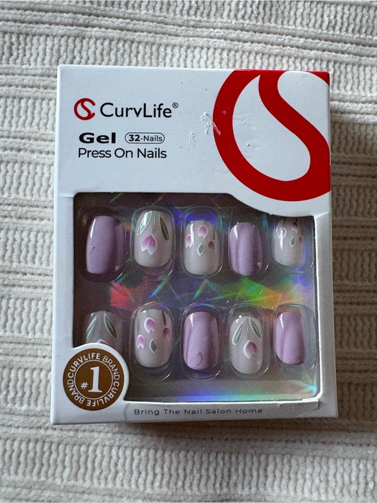 Curvlife Other - Curvlife Gel Press On Nails - Lavender Floral Set